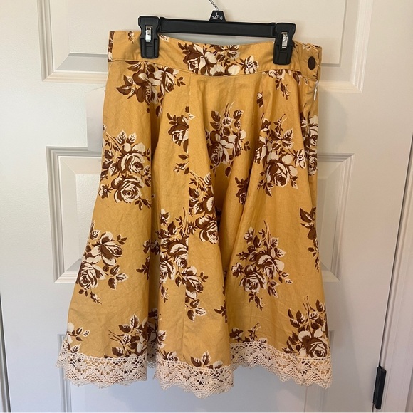 Persnickety Yellow Floral Skirt with Lace - Picture 8 of 8